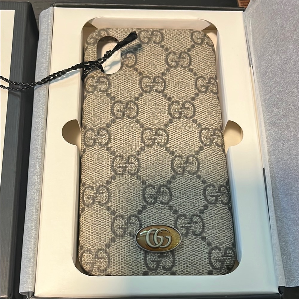 GUCCI Authentic ¡PHONE X or XS Smart Phone Case NEW Original Box Beige Monogram - Picture 2 of 6